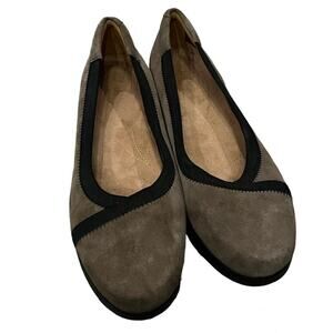 Clarks Artisan Daelyn Hill Suede Slip On Comfort Loafer Shoes Womens Sz 9.5 NEW